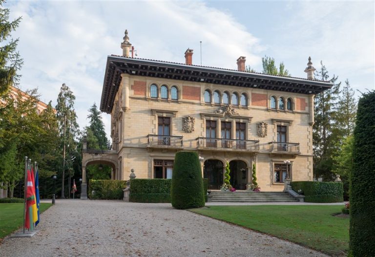Palacio de Ajuria Enea, sede del Lehendakari y del Gobierno Vasco, en Vitoria-Gasteiz
